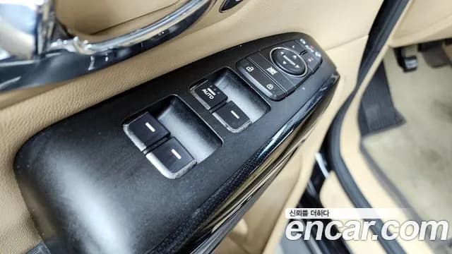 2018 Kia All New Carnival 9-seater Noblesse Sold VIN KNAME81ABJS425472 – undercarriage 2018 Kia All New Carnival 9-seater Noblesse Sold VIN KNAME81ABJS425472 – undercarriage
