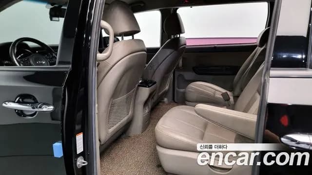 2018 Kia All New Carnival 9-seater Noblesse Sold VIN KNAME81ABJS430150 – trunk area 2018 Kia All New Carnival 9-seater Noblesse Sold VIN KNAME81ABJS430150 – trunk area