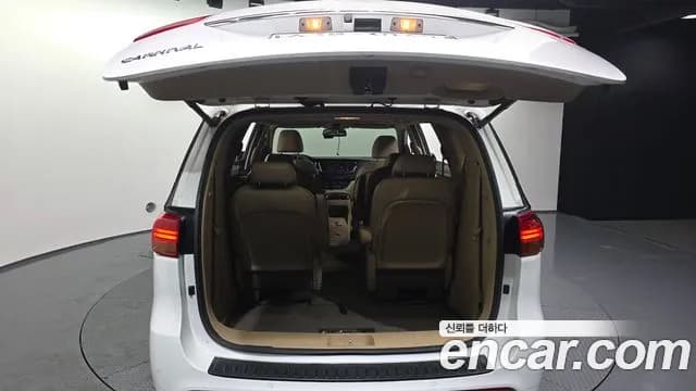 2018 Kia All New Carnival 9-seater Noblesse Sold VIN KNAME81ABJS436191 – interior seats 2018 Kia All New Carnival 9-seater Noblesse Sold VIN KNAME81ABJS436191 – interior seats