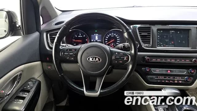 2019 Kia The New Carnival 9-Seater Noblesse Special Sold VIN KNAME81ABKS450158 – trunk area 2019 Kia The New Carnival 9-Seater Noblesse Special Sold VIN KNAME81ABKS450158 – trunk area