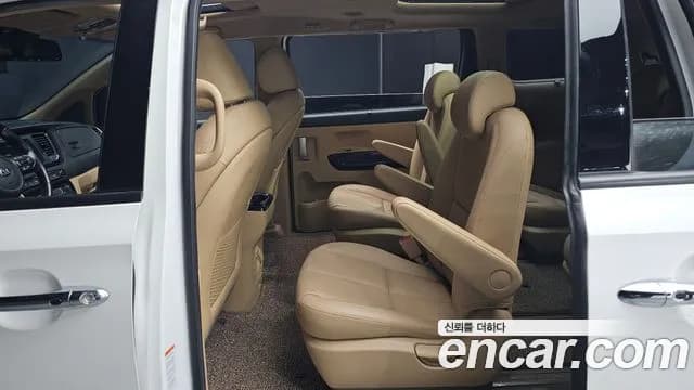 2019 Kia The New Carnival 9-Seater Noblesse Special Sold VIN KNAME81ABKS452404 – trunk area 2019 Kia The New Carnival 9-Seater Noblesse Special Sold VIN KNAME81ABKS452404 – trunk area