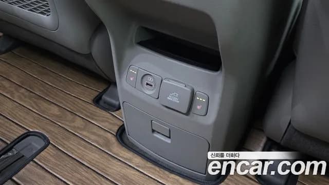 2019 Kia The New Carnival 9-Seater Noblesse Special Sold VIN KNAME81ABKS453508 – undercarriage 2019 Kia The New Carnival 9-Seater Noblesse Special Sold VIN KNAME81ABKS453508 – undercarriage