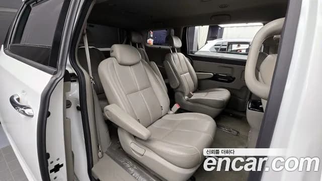 2019 Kia The New Carnival 9-Seater Noblesse Sold VIN KNAME81ABKS459157 – interior seats 2019 Kia The New Carnival 9-Seater Noblesse Sold VIN KNAME81ABKS459157 – interior seats