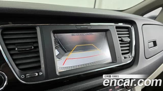 2019 Kia The New Carnival 9-Seater Noblesse Sold VIN KNAME81ABKS459157 – exterior detail 2019 Kia The New Carnival 9-Seater Noblesse Sold VIN KNAME81ABKS459157 – exterior detail