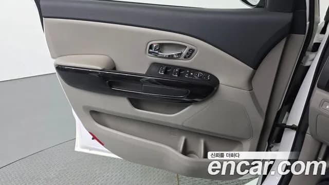 2019 Kia The New Carnival 9-Seater Noblesse Special Sold VIN KNAME81ABKS463002 – photo 13 2019 Kia The New Carnival 9-Seater Noblesse Special Sold VIN KNAME81ABKS463002 – photo 13