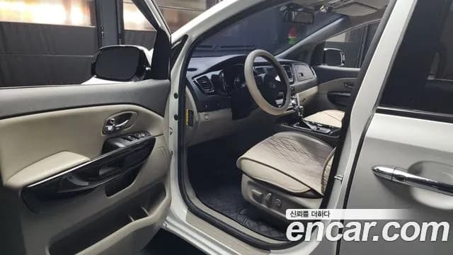 2019 Kia The New Carnival 9-Seater Noblesse Sold VIN KNAME81ABKS465491 – interior seats 2019 Kia The New Carnival 9-Seater Noblesse Sold VIN KNAME81ABKS465491 – interior seats