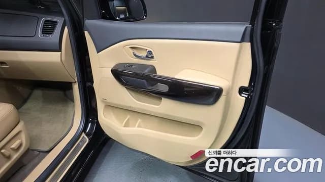 2019 Kia The New Carnival 7-Seater Limousine Sold VIN KNAME81ABKS468623 – photo 19 2019 Kia The New Carnival 7-Seater Limousine Sold VIN KNAME81ABKS468623 – photo 19