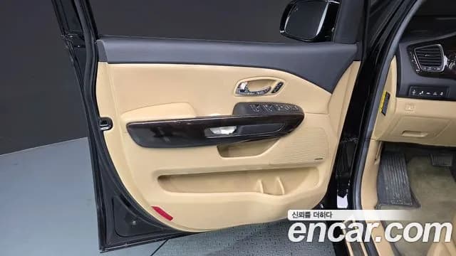 2019 Kia The New Carnival 7-Seater Limousine Sold VIN KNAME81ABKS468623 – photo 32 2019 Kia The New Carnival 7-Seater Limousine Sold VIN KNAME81ABKS468623 – photo 32
