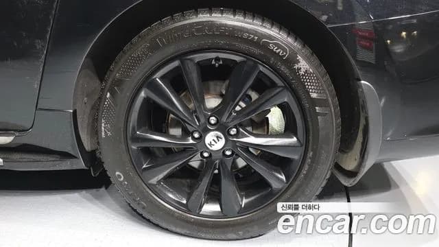 2019 Kia The New Carnival 9-Seater Noblesse Special Sold VIN KNAME81ABKS478700 – front exterior 2019 Kia The New Carnival 9-Seater Noblesse Special Sold VIN KNAME81ABKS478700 – front exterior