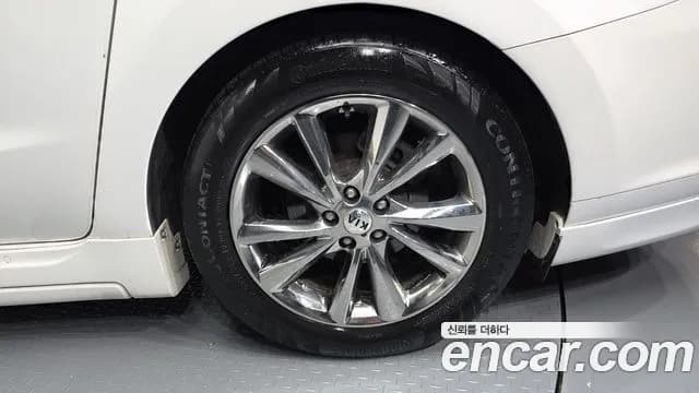 2019 Kia The New Carnival 7-Seater Hi-Limousine Sold VIN KNAME81ABKS479643 – exterior detail 2019 Kia The New Carnival 7-Seater Hi-Limousine Sold VIN KNAME81ABKS479643 – exterior detail