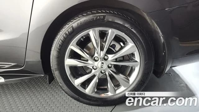 2019 Kia The New Carnival 9-Seater Noblesse Special Sold VIN KNAME81ABKS480072 – exterior detail 2019 Kia The New Carnival 9-Seater Noblesse Special Sold VIN KNAME81ABKS480072 – exterior detail