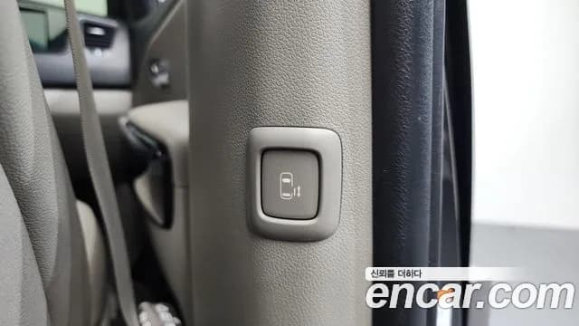 2019 Kia The New Carnival 9-Seater Noblesse Special Sold VIN KNAME81ABKS480072 – trunk area 2019 Kia The New Carnival 9-Seater Noblesse Special Sold VIN KNAME81ABKS480072 – trunk area