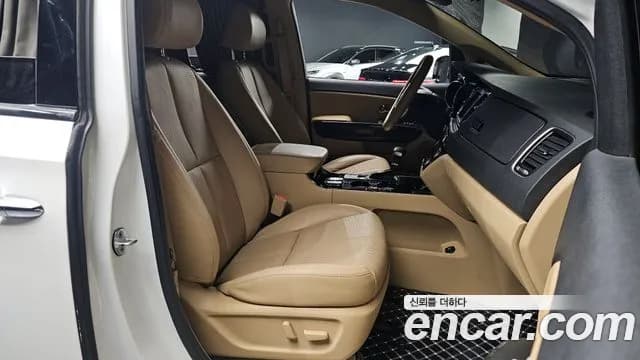 2019 Kia The New Carnival 9-Seater Hi-Limousine Sold VIN KNAME81ABKS486828 – side profile 2019 Kia The New Carnival 9-Seater Hi-Limousine Sold VIN KNAME81ABKS486828 – side profile