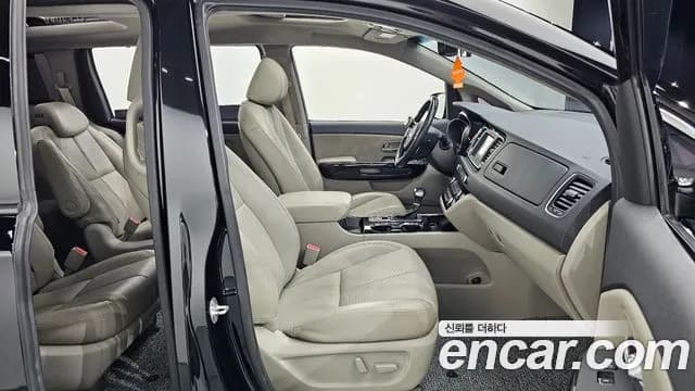2019 Kia The New Carnival 9-Seater Noblesse Special Sold VIN KNAME81ABKS493626 – rear exterior 2019 Kia The New Carnival 9-Seater Noblesse Special Sold VIN KNAME81ABKS493626 – rear exterior