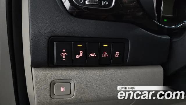 2019 Kia The New Carnival 7-Seater Limousine Sold VIN KNAME81ABKS494013 – exterior detail 2019 Kia The New Carnival 7-Seater Limousine Sold VIN KNAME81ABKS494013 – exterior detail