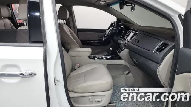 2019 Kia The New Carnival 7-Seater Limousine Sold VIN KNAME81ABKS494013 – photo 17 2019 Kia The New Carnival 7-Seater Limousine Sold VIN KNAME81ABKS494013 – photo 17
