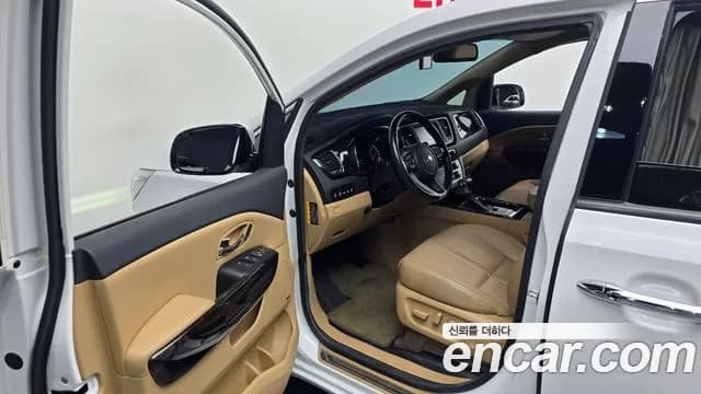 2019 Kia The New Carnival 7-Seater Limousine Sold VIN KNAME81ABKS494228 – rear exterior 2019 Kia The New Carnival 7-Seater Limousine Sold VIN KNAME81ABKS494228 – rear exterior