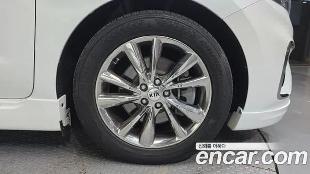 2019 Kia The New Carnival 9-Seater Hi-Limousine Sold VIN KNAME81ABKS494722 – photo 13 2019 Kia The New Carnival 9-Seater Hi-Limousine Sold VIN KNAME81ABKS494722 – photo 13