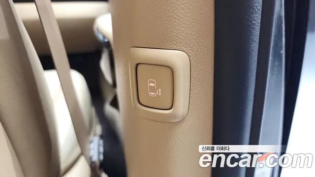 2019 Kia The New Carnival 9-Seater Hi-Limousine Sold VIN KNAME81ABKS495380 – rear exterior 2019 Kia The New Carnival 9-Seater Hi-Limousine Sold VIN KNAME81ABKS495380 – rear exterior