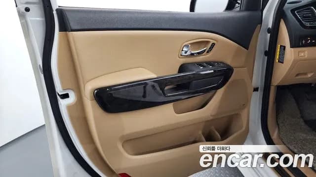 2019 Kia The New Carnival 9-Seater Hi-Limousine Sold VIN KNAME81ABKS498363 – exterior detail 2019 Kia The New Carnival 9-Seater Hi-Limousine Sold VIN KNAME81ABKS498363 – exterior detail