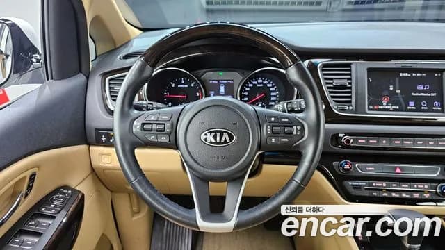 2019 Kia The New Carnival 9-Seater Noblesse Special Sold VIN KNAME81ABKS499941 – trunk area 2019 Kia The New Carnival 9-Seater Noblesse Special Sold VIN KNAME81ABKS499941 – trunk area