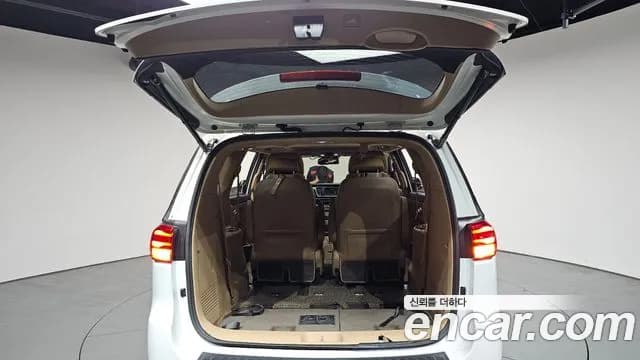 2019 Kia The New Carnival 7-Seater Limousine Sold VIN KNAME81ABKS507128 – photo 12 2019 Kia The New Carnival 7-Seater Limousine Sold VIN KNAME81ABKS507128 – photo 12