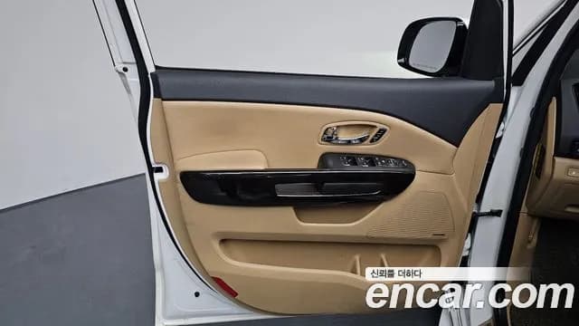 2019 Kia The New Carnival 7-Seater Limousine Sold VIN KNAME81ABKS507128 – photo 16 2019 Kia The New Carnival 7-Seater Limousine Sold VIN KNAME81ABKS507128 – photo 16