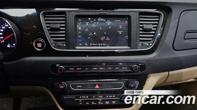 2019 Kia The New Carnival 7-Seater Limousine Sold VIN KNAME81ABKS507128 – photo 30 2019 Kia The New Carnival 7-Seater Limousine Sold VIN KNAME81ABKS507128 – photo 30