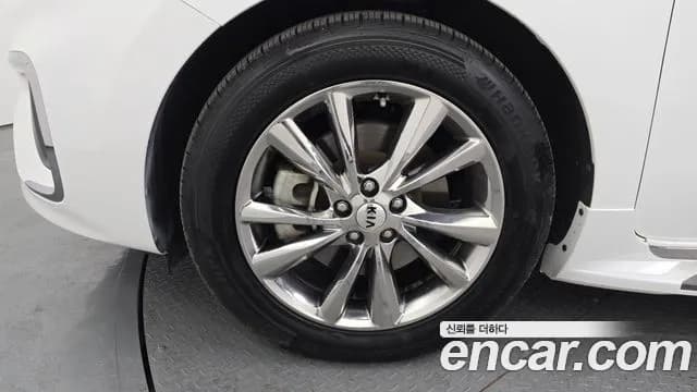 2019 Kia The New Carnival 9-Seater Noblesse Special Sold VIN KNAME81ABKS513033 – side profile 2019 Kia The New Carnival 9-Seater Noblesse Special Sold VIN KNAME81ABKS513033 – side profile