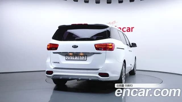 2019 Kia The New Carnival 9-Seater Noblesse Special Sold VIN KNAME81ABKS513857 – rear exterior 2019 Kia The New Carnival 9-Seater Noblesse Special Sold VIN KNAME81ABKS513857 – rear exterior