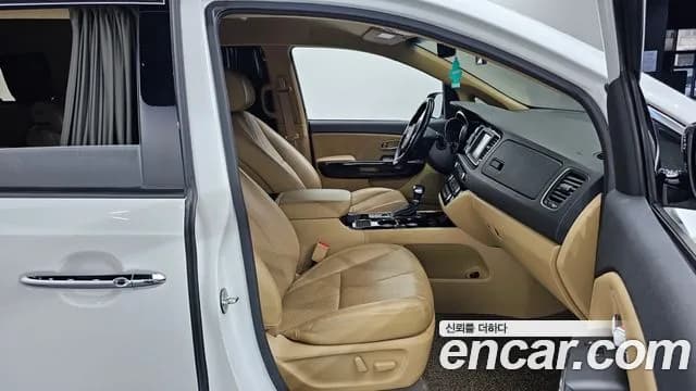 2019 Kia The New Carnival 9-Seater Hi-Limousine Sold VIN KNAME81ABKS517416 – rear exterior 2019 Kia The New Carnival 9-Seater Hi-Limousine Sold VIN KNAME81ABKS517416 – rear exterior