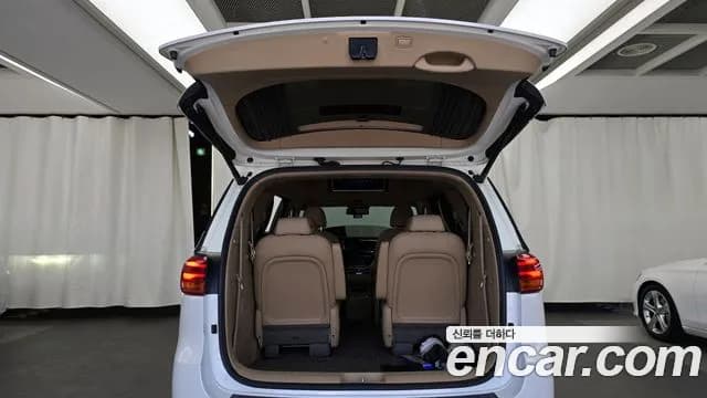 2019 Kia The New Carnival 9-Seater Hi-Limousine Sold VIN KNAME81ABKS520589 – photo 12 2019 Kia The New Carnival 9-Seater Hi-Limousine Sold VIN KNAME81ABKS520589 – photo 12