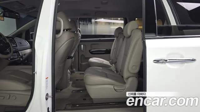 2019 Kia The New Carnival 9-Seater Noblesse Special Sold VIN KNAME81ABKS522821 – interior seats 2019 Kia The New Carnival 9-Seater Noblesse Special Sold VIN KNAME81ABKS522821 – interior seats
