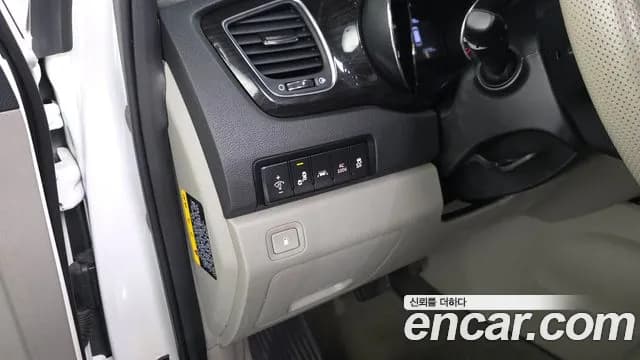 2019 Kia The New Carnival 9-Seater Noblesse Special Sold VIN KNAME81ABKS522821 – undercarriage 2019 Kia The New Carnival 9-Seater Noblesse Special Sold VIN KNAME81ABKS522821 – undercarriage