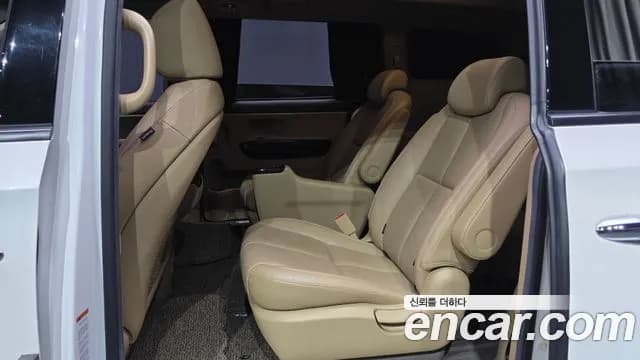 2019 Kia The New Carnival 9-Seater Hi-Limousine Sold VIN KNAME81ABKS540661 – side profile 2019 Kia The New Carnival 9-Seater Hi-Limousine Sold VIN KNAME81ABKS540661 – side profile