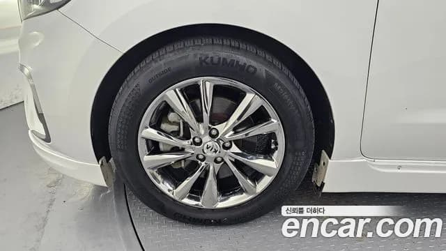 2019 Kia The New Carnival 9-Seater Hi-Limousine Sold VIN KNAME81ABKS551261 – front exterior 2019 Kia The New Carnival 9-Seater Hi-Limousine Sold VIN KNAME81ABKS551261 – front exterior
