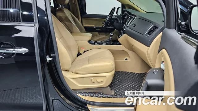2019 Kia The New Carnival 9-Seater Noblesse Special Sold VIN KNAME81ABKS566172 – rear exterior 2019 Kia The New Carnival 9-Seater Noblesse Special Sold VIN KNAME81ABKS566172 – rear exterior