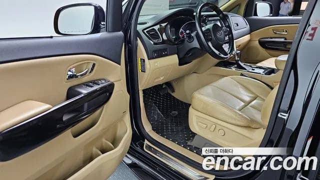 2019 Kia The New Carnival 9-Seater Noblesse Special Sold VIN KNAME81ABKS566172 – side profile 2019 Kia The New Carnival 9-Seater Noblesse Special Sold VIN KNAME81ABKS566172 – side profile