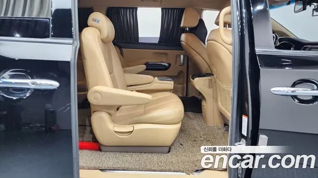 2019 Kia The New Carnival 9-Seater Hi-Limousine Sold VIN KNAME81ABKS574697 – photo 14 2019 Kia The New Carnival 9-Seater Hi-Limousine Sold VIN KNAME81ABKS574697 – photo 14