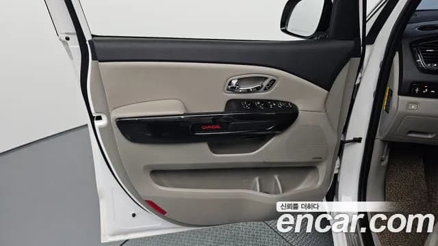 2019 Kia The New Carnival 9-Seater Noblesse Special Sold VIN KNAME81ABKS584741 – photo 16 2019 Kia The New Carnival 9-Seater Noblesse Special Sold VIN KNAME81ABKS584741 – photo 16