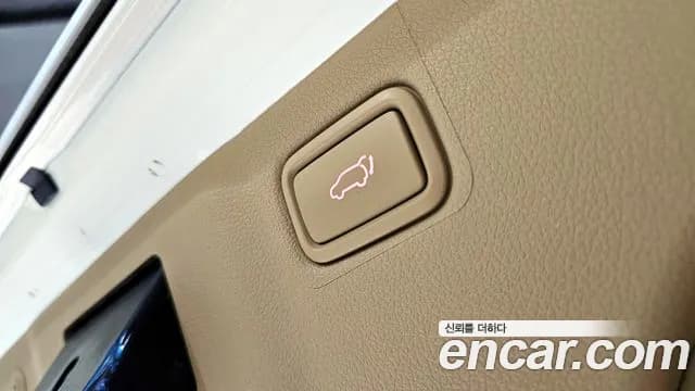 2019 Kia The New Carnival 9-Seater Noblesse Special Sold VIN KNAME81ABKS585250 – trunk area 2019 Kia The New Carnival 9-Seater Noblesse Special Sold VIN KNAME81ABKS585250 – trunk area