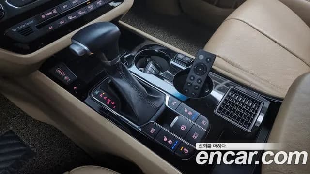 2019 Kia The New Carnival 7-Seater Hi-Limousine Sold VIN KNAME81ABKS600952 – interior seats 2019 Kia The New Carnival 7-Seater Hi-Limousine Sold VIN KNAME81ABKS600952 – interior seats