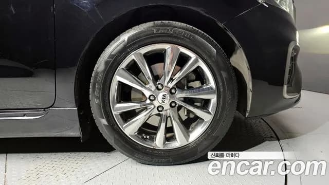 2019 Kia The New Carnival 9-Seater Hi-Limousine Sold VIN KNAME81ABKS606252 – rear exterior 2019 Kia The New Carnival 9-Seater Hi-Limousine Sold VIN KNAME81ABKS606252 – rear exterior