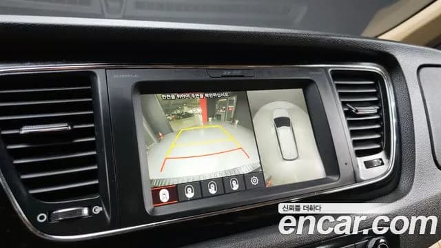 2019 Kia The New Carnival 9-Seater Hi-Limousine Sold VIN KNAME81ABKS606252 – exterior detail 2019 Kia The New Carnival 9-Seater Hi-Limousine Sold VIN KNAME81ABKS606252 – exterior detail