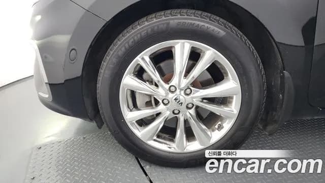 2019 Kia The New Carnival 9-Seater Noblesse Special Sold VIN KNAME81ABKS606621 – rear exterior 2019 Kia The New Carnival 9-Seater Noblesse Special Sold VIN KNAME81ABKS606621 – rear exterior