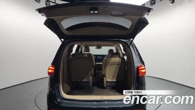 2019 Kia The New Carnival 9-Seater Noblesse Special Sold VIN KNAME81ABKS606621 – interior seats 2019 Kia The New Carnival 9-Seater Noblesse Special Sold VIN KNAME81ABKS606621 – interior seats