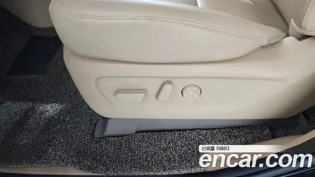 2019 Kia The New Carnival 9-Seater Noblesse Special Sold VIN KNAME81ABKS606621 – trunk area 2019 Kia The New Carnival 9-Seater Noblesse Special Sold VIN KNAME81ABKS606621 – trunk area