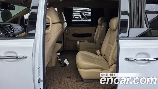 2020 Kia The New Carnival 9-Seater Hi-Limousine Sold VIN KNAME81ABLS640871 – photo 13 2020 Kia The New Carnival 9-Seater Hi-Limousine Sold VIN KNAME81ABLS640871 – photo 13