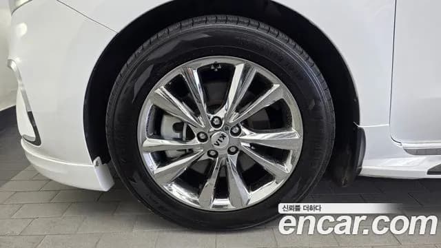 2020 Kia The New Carnival 9-Seater Hi-Limousine Sold VIN KNAME81ABLS640871 – photo 17 2020 Kia The New Carnival 9-Seater Hi-Limousine Sold VIN KNAME81ABLS640871 – photo 17