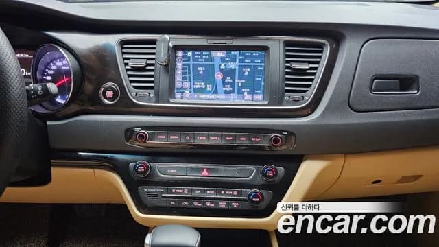 2020 Kia The New Carnival 7-Seater Limousine Sold VIN KNAME81ABLS676277 – photo 16 2020 Kia The New Carnival 7-Seater Limousine Sold VIN KNAME81ABLS676277 – photo 16